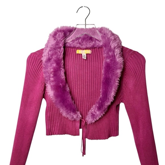 Urban Outfitters Pink Cropped 90s Ribbed Women’s Cardigan Fuzzy Collar Sz M - Picture 4 of 12